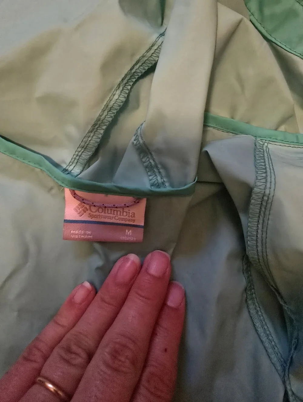 Columbia Lightweight Hooded Windbreaker Sz M